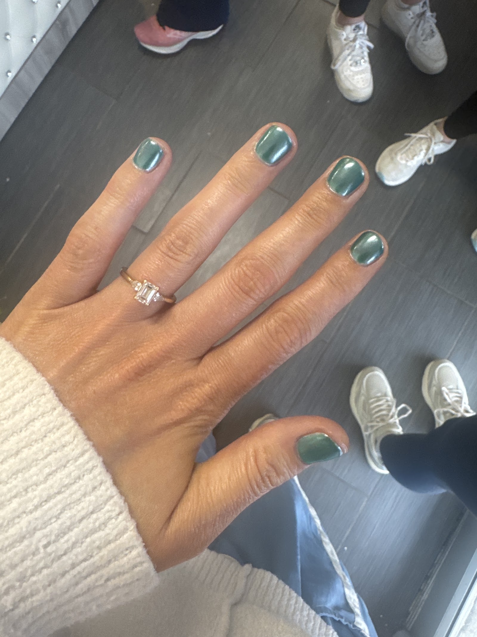 Red Rock Nails logo